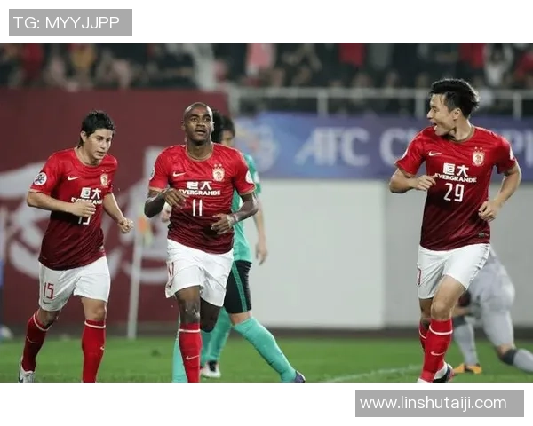 广州足球队以53分领跑世界锦标赛积分榜展现强劲实力 广州足球队以53分领跑世界锦标赛积分榜展现强劲实力