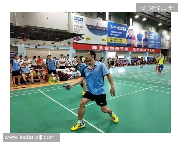 重庆羽毛球队中路突破打法的深度分析与战术解读 重庆羽毛球队中路突破打法的深度分析与战术解读