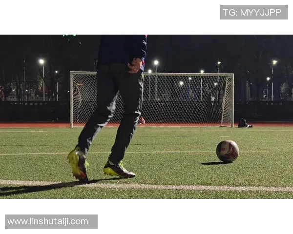 足球明星自我加练的秘密与坚持背后的故事揭秘 足球明星自我加练的秘密与坚持背后的故事揭秘